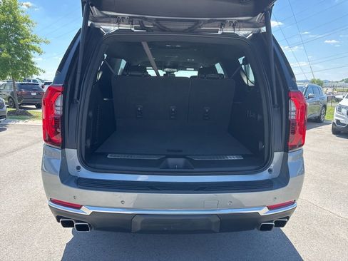 Used 2025 GMC Yukon XL Denali RWD image 28
