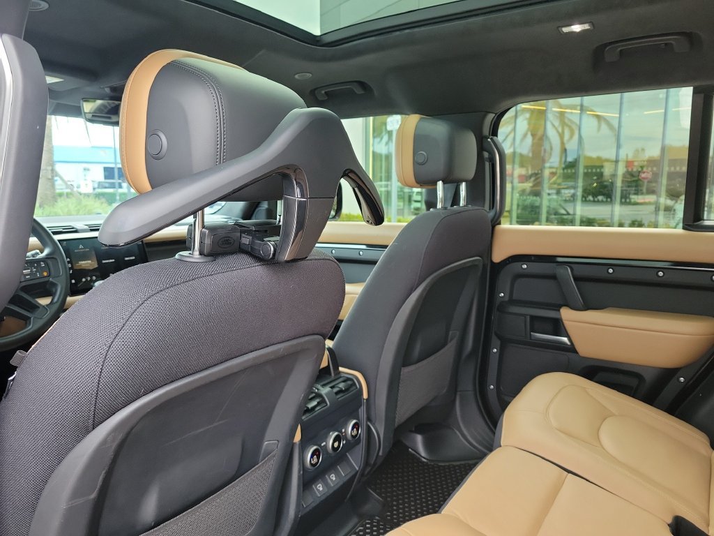 Used 2025 Land Rover Defender 110 X AWD/4WD image 16