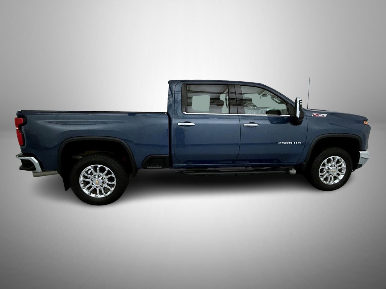 Used 2024 Chevrolet Silverado 2500 LTZ w/ LTZ Plus Package AWD/4WD image 4