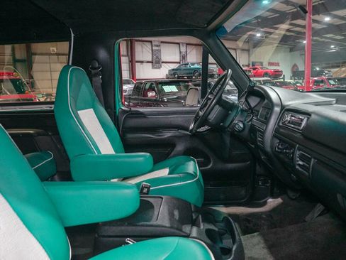 Used 1995 Ford Bronco XLT image 38