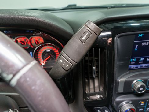 Used 2018 Chevrolet Silverado 1500 LT w/ All Star Edition image 28