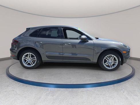 Used 2018 Porsche Macan AWD/4WD image 5