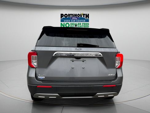 Used 2022 Ford Explorer XLT w/ Equipment Group 202A AWD/4WD image 30
