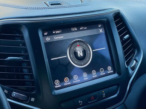 Used 2021 Jeep Cherokee Latitude Lux 80th Anniv w/ Quick Order Package 26U 80TH image 9