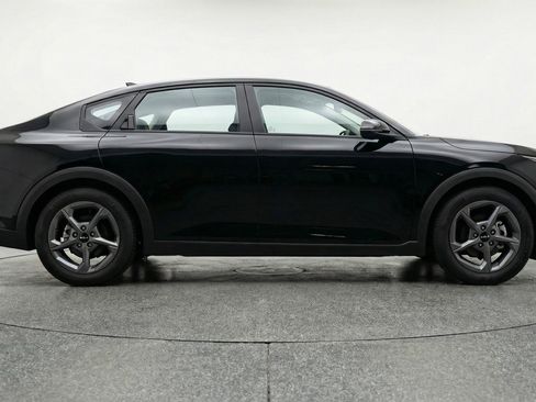 Used 2025 Kia K4 FWD image 11