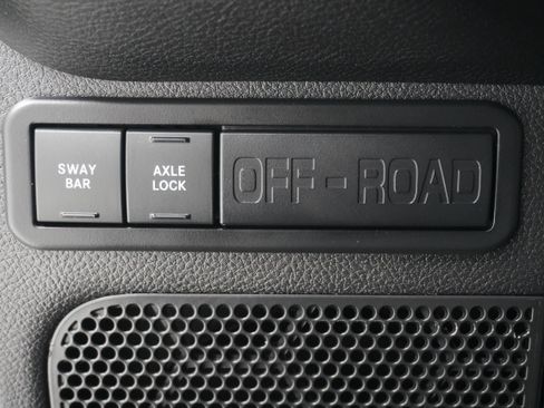 Used 2016 Jeep Wrangler Unlimited Rubicon w/ Connectivity Group image 20