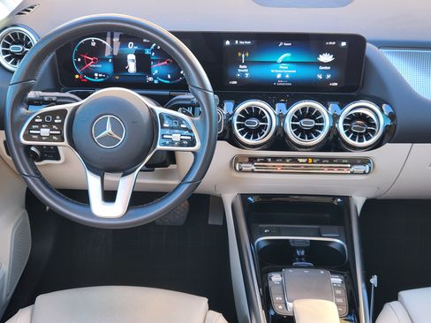 Certified 2022 Mercedes-Benz GLA 250 image 28