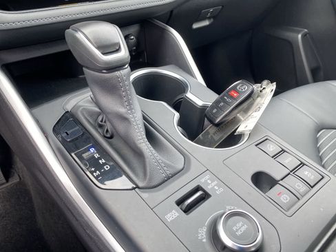 Certified 2025 Toyota Highlander XSE image 32