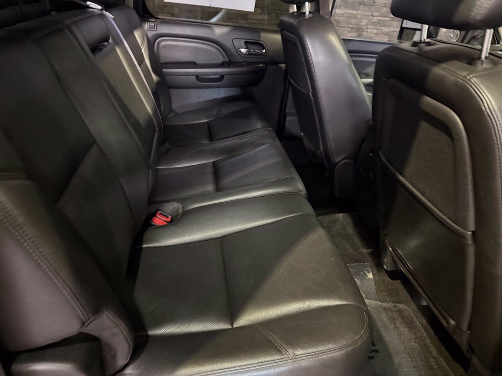 Used 2011 GMC Sierra 2500 Denali w/ Suspension Package, Off-Road AWD/4WD image 32