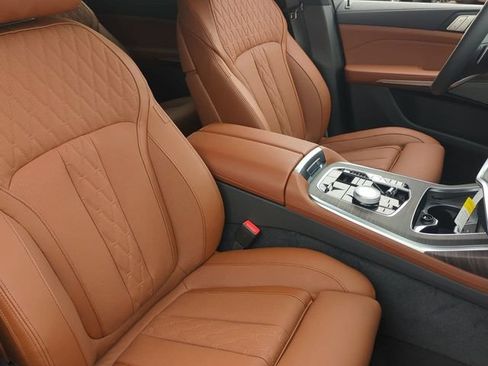 Used 2026 BMW X7 xDrive40i w/ M Sport Package AWD/4WD image 11