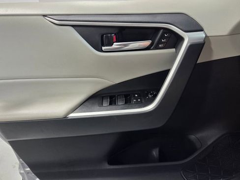 Used 2021 Toyota RAV4 XLE Premium FWD image 30