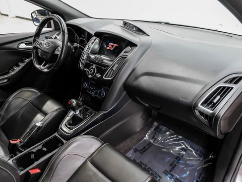 Used 2018 Ford Focus ST w/ Equipment Group 402A image 21