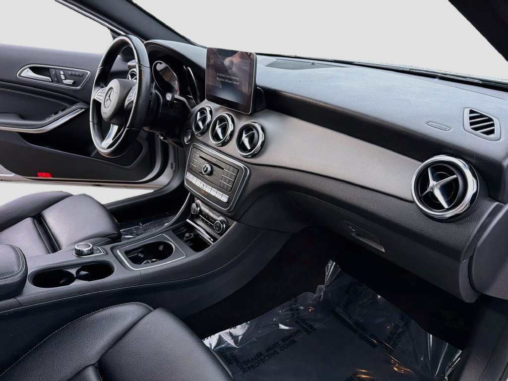 Used 2020 Mercedes-Benz GLA 250 4MATIC image 32