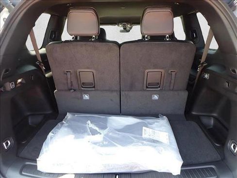 New 2025 Jeep Grand Cherokee L Limited image 8