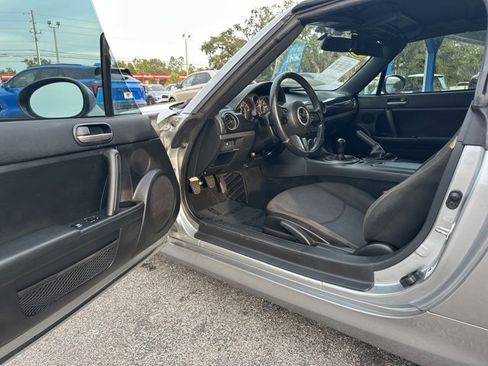 Used 2013 MAZDA MX-5 Miata Sport image 2