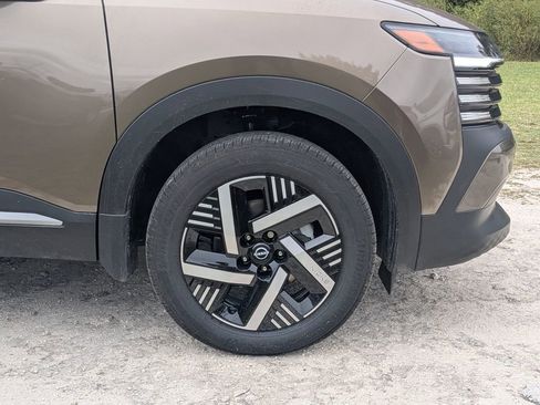 New 2026 Nissan Kicks SV image 10