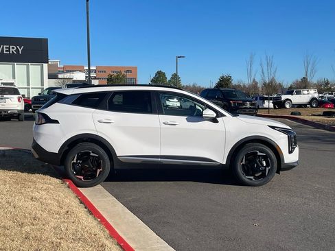 New 2026 Kia Sportage EX w/ EX Panorama Roof Package image 6