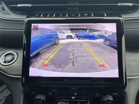 Certified 2023 Jeep Grand Cherokee Limited image 34