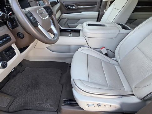 Used 2021 GMC Yukon Denali w/ Denali Premium Package image 7