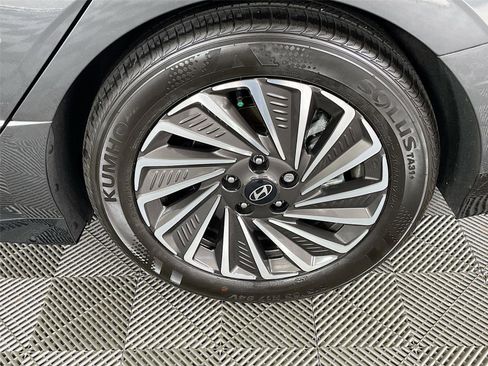 Used 2025 Hyundai Sonata Limited image 36
