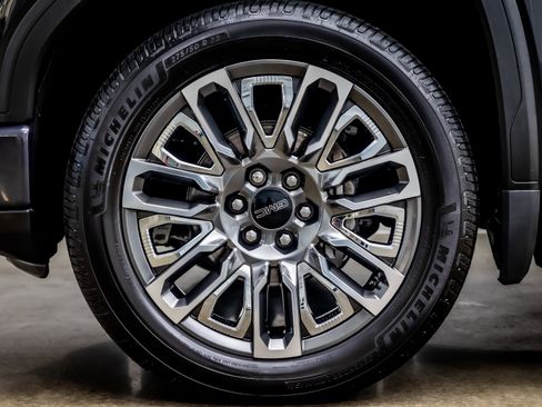 Used 2024 GMC Sierra 1500 Denali Ultimate image 37