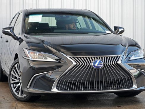 Used 2019 Lexus ES 300h image 2