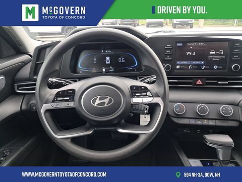 Used 2024 Hyundai Elantra SE FWD image 22