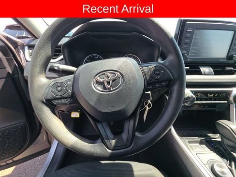 Used 2021 Toyota RAV4 LE AWD/4WD image 8