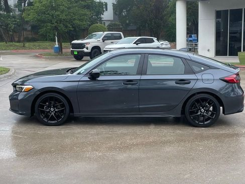 Used 2025 Honda Civic Sport image 3