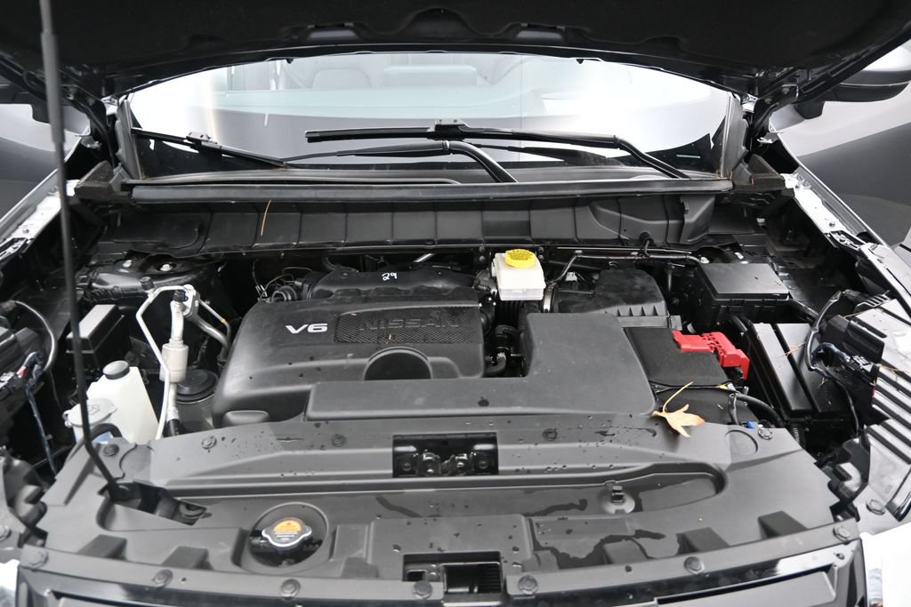 Used 2024 Nissan Pathfinder Platinum w/ Cargo Package FWD image 12