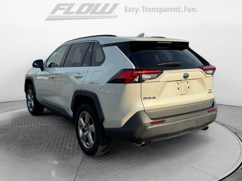 Used 2021 Toyota RAV4 XLE Premium AWD/4WD image 5