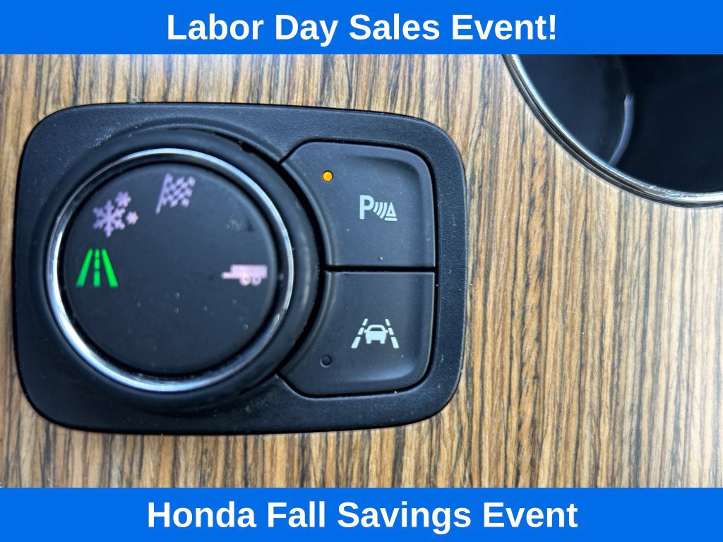Used 2018 GMC Acadia Denali w/ Technology Package FWD image 29