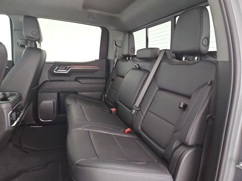 Certified 2025 GMC Sierra 1500 Denali RWD image 31
