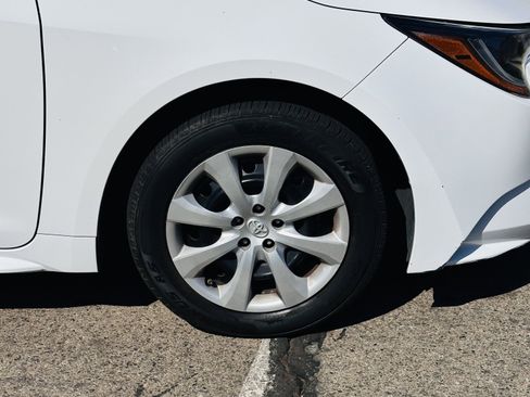 Used 2022 Toyota Corolla LE image 5