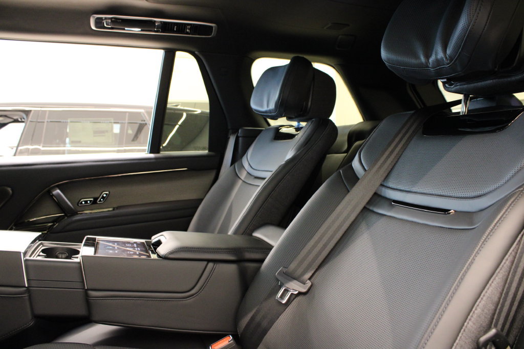 New 2026 Land Rover Range Rover SV AWD/4WD image 34