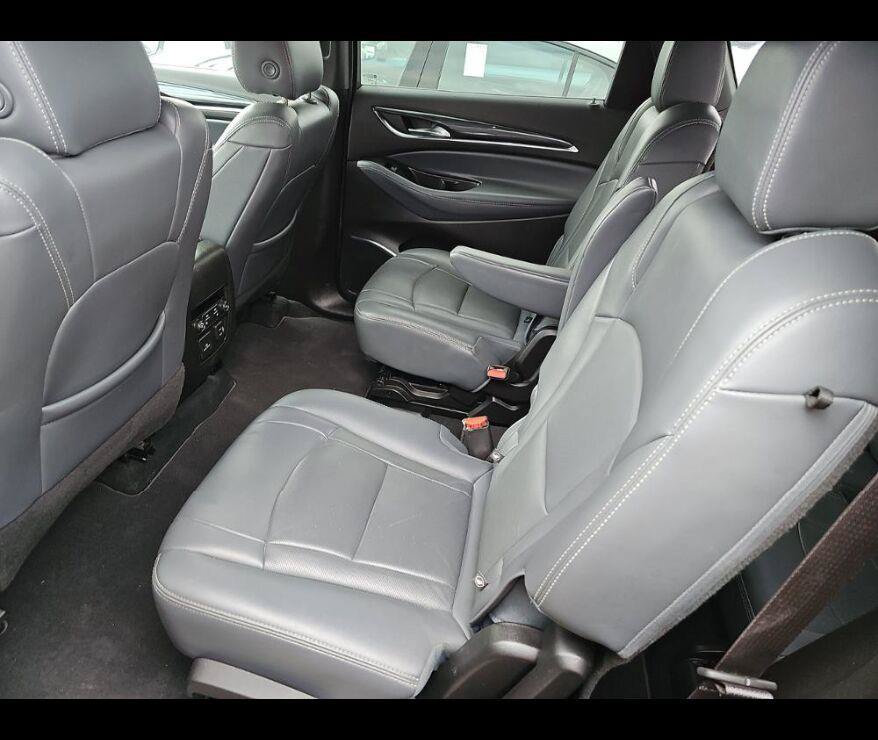 Used 2024 Buick Enclave Premium AWD/4WD image 7