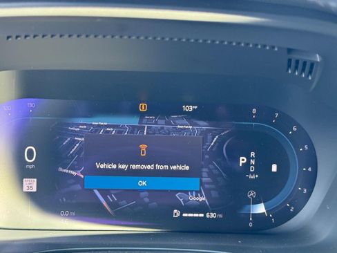 Used 2022 Volvo XC60 B5 Momentum w/ Advanced Package image 18