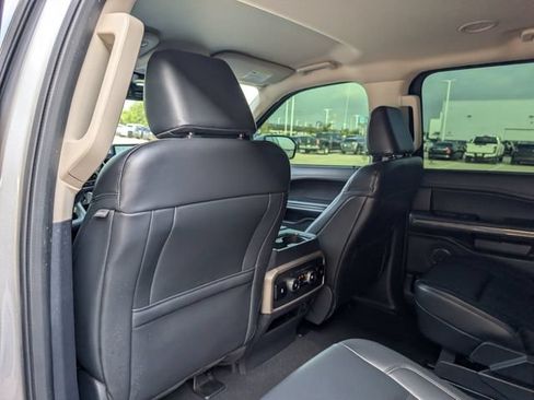 Used 2024 Ford Expedition XLT RWD image 24