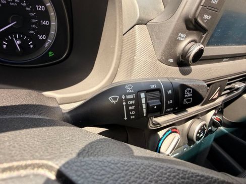 Used 2019 Hyundai Kona SE FWD image 18