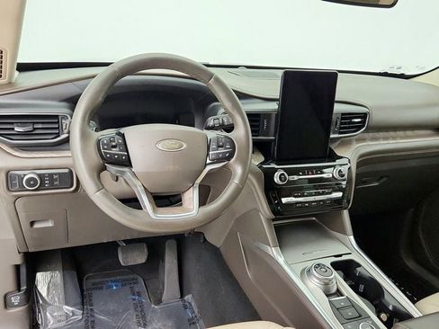 Used 2021 Ford Explorer Platinum w/ Equipment Group 601A image 13