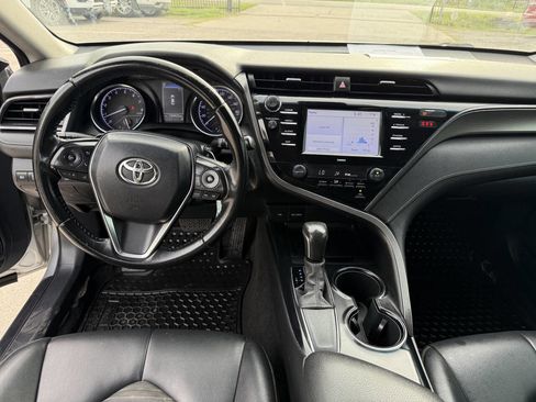 Used 2020 Toyota Camry SE image 8