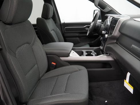 New 2026 RAM 1500 4x4 Crew Cab image 32