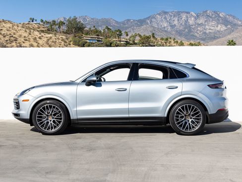 Certified 2022 Porsche Cayenne Coupe image 2