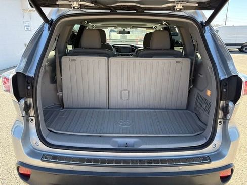 Used 2016 Toyota Highlander Limited image 37