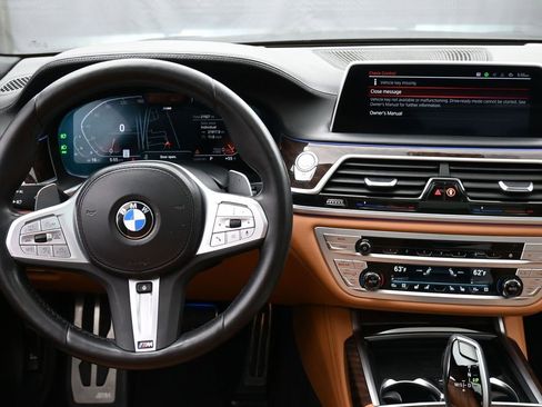 Used 2022 BMW 750i xDrive 750i xDrive w/ Executive Package image 11