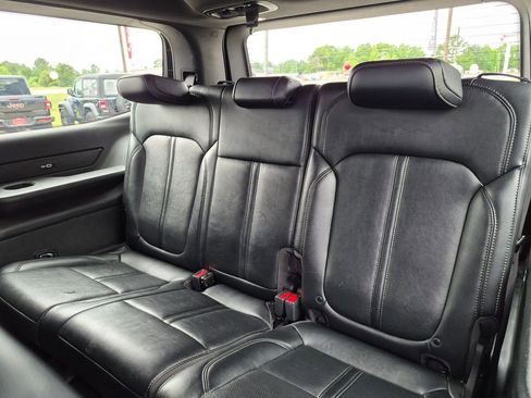 Used 2024 Jeep Wagoneer Series II w/ Flexible Seating Group AWD/4WD image 30