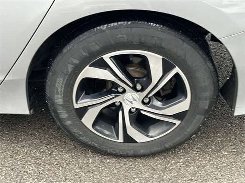 Used 2017 Honda Accord LX image 5