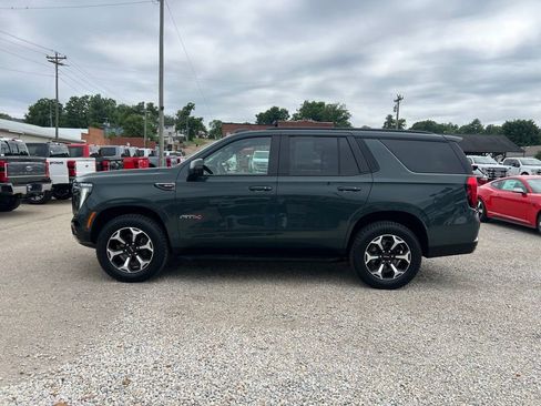 Used 2025 GMC Yukon AT4 AWD/4WD image 5