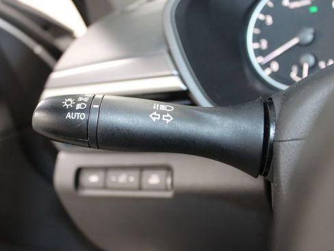 Used 2024 Nissan Altima 2.5 SR FWD image 27