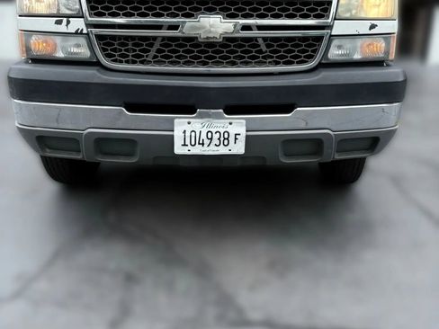 Used 2005 Chevrolet Silverado 3500 2WD Regular Cab image 8